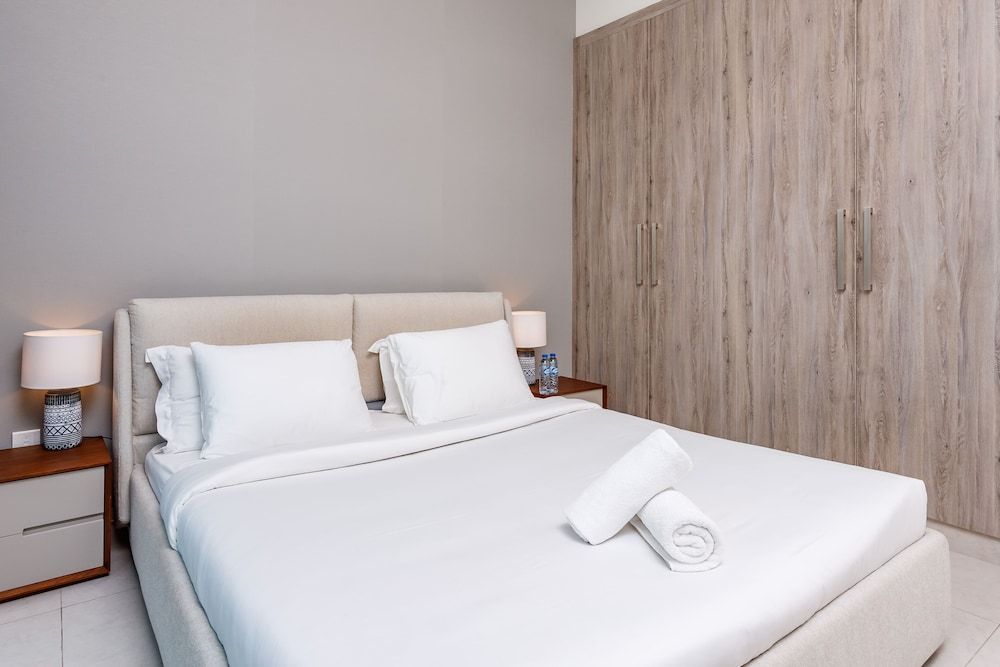 undefined Spacious 2BR apartment with rooftop pool The Bay DT by 360 Vacation 7