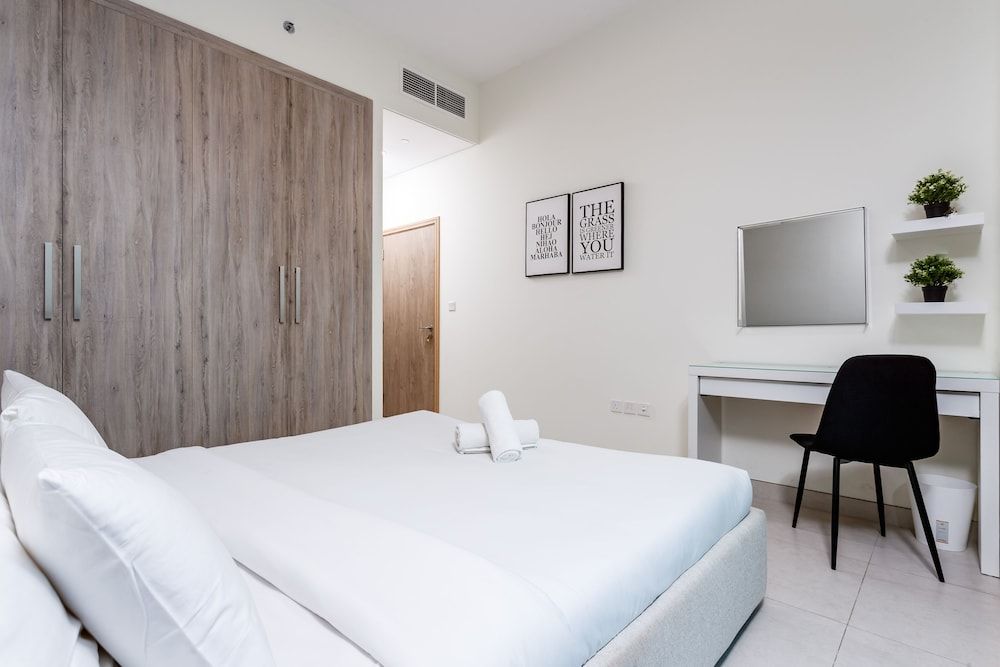 undefined Spacious 2BR apartment with rooftop pool The Bay DT by 360 Vacation 4