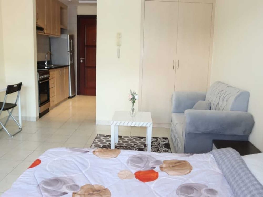undefined Stunning Studio - With Balcony 8