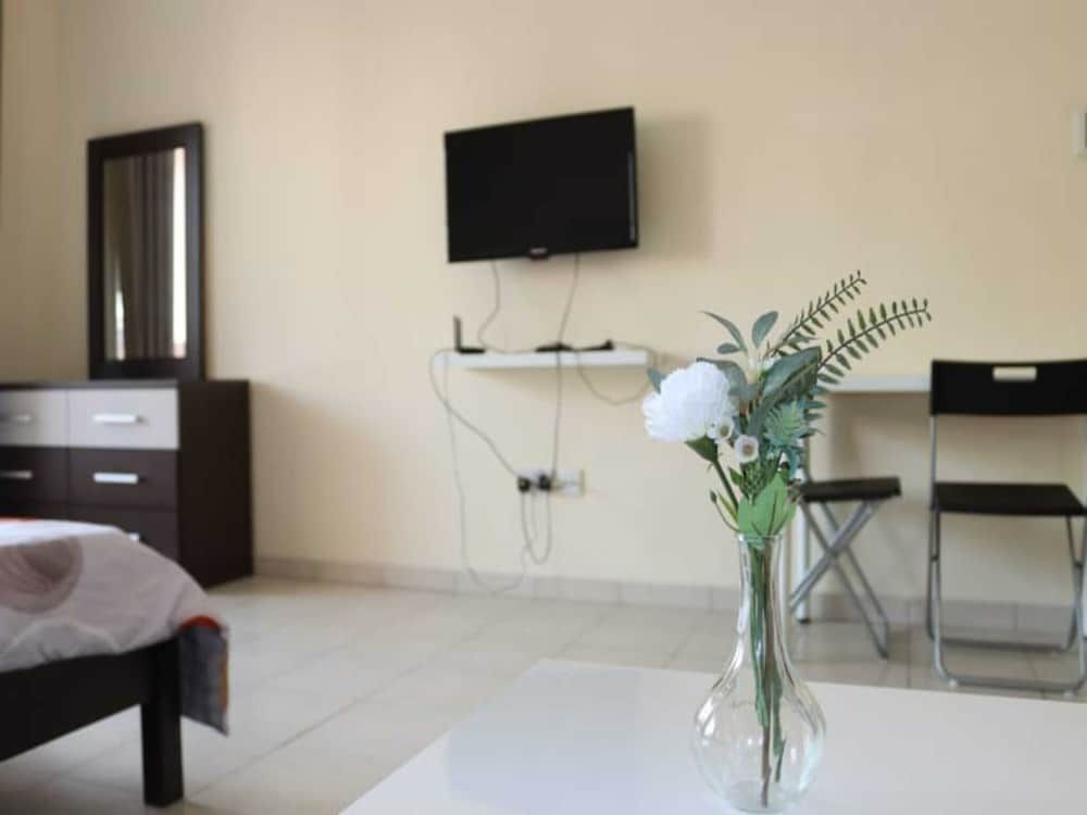 undefined Stunning Studio - With Balcony 5