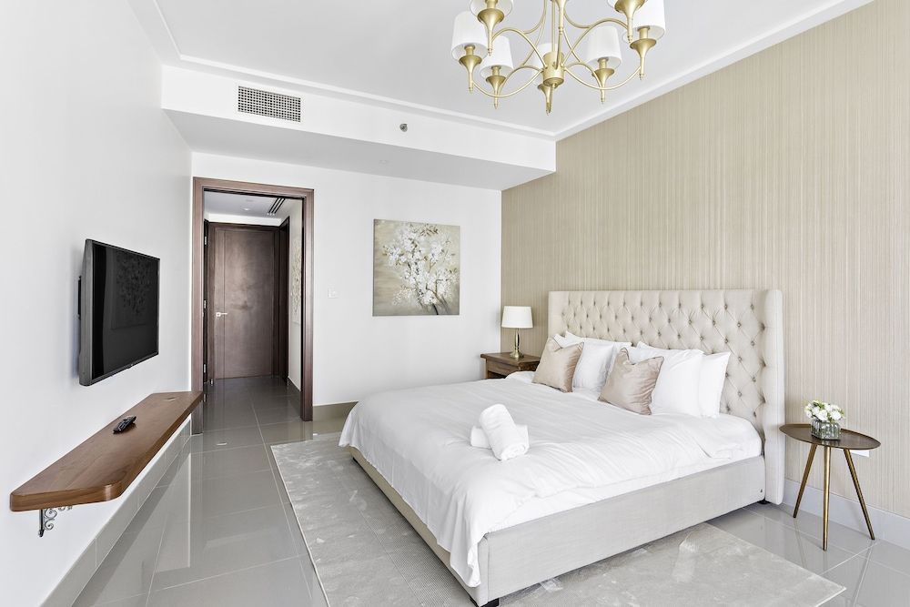 WelHome - Luxury Apartment Facing Burj Khalifa With Terrace Comfort Apartment 4