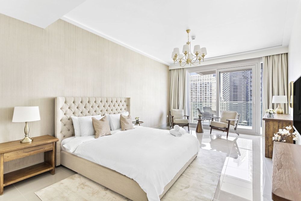 WelHome - Luxury Apartment Facing Burj Khalifa With Terrace Comfort Apartment 7