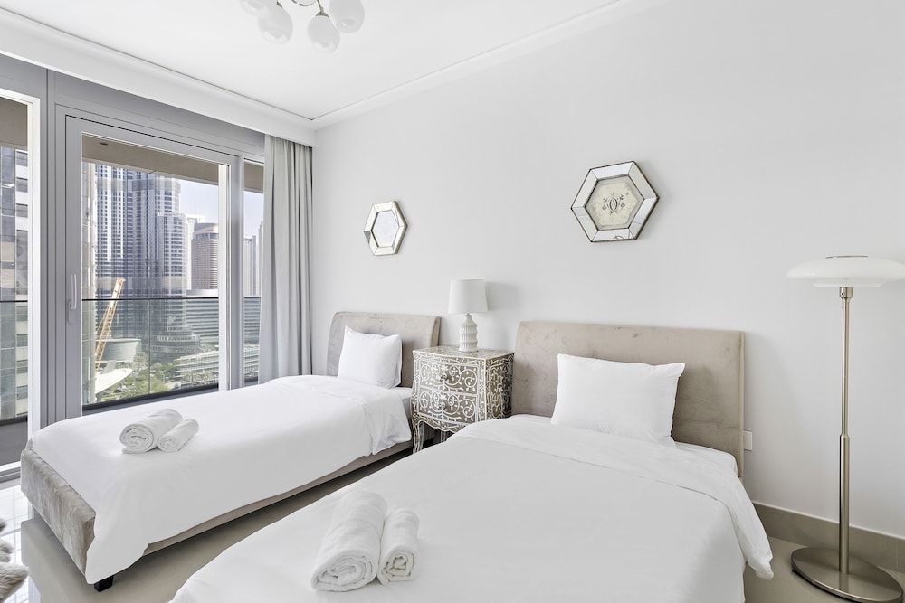 WelHome - Luxury Apartment Facing Burj Khalifa With Terrace Comfort Apartment 2