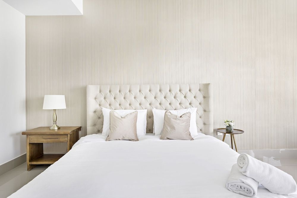 WelHome - Luxury Apartment Facing Burj Khalifa With Terrace Comfort Apartment 5