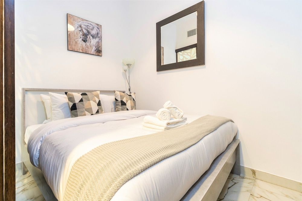 Gorgeous 1bedroom With Balcony in the Heart of JVC Apartment (1 Bedroom)