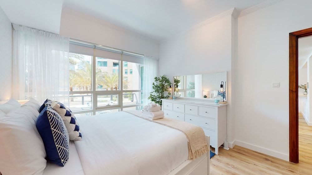 Sahab 402 Deluxe Apartment 2