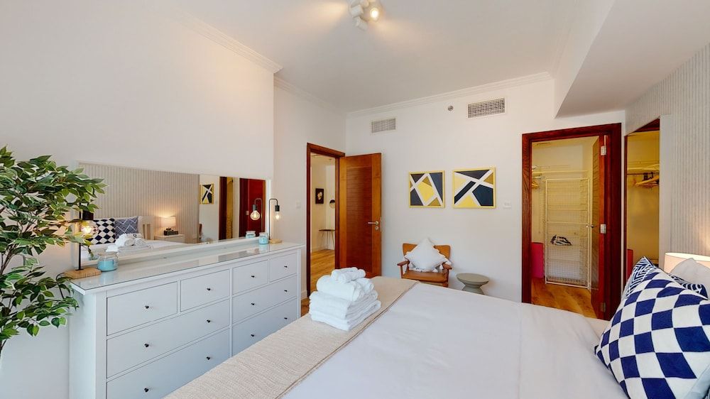 Sahab 402 Deluxe Apartment 3