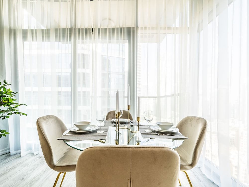 undefined Glamorous Apt With Balcony Facing Burj Khalifa 10