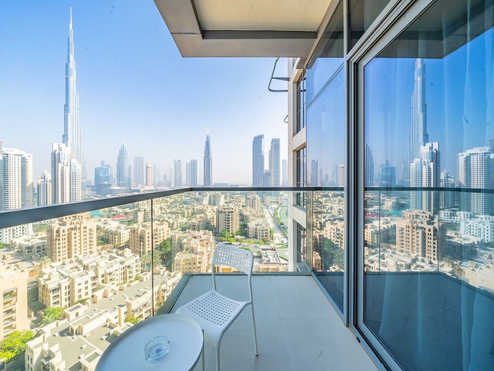 Glamorous Apt With Balcony Facing Burj Khalifa