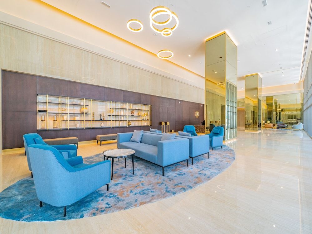 undefined Glamorous Apt With Balcony Facing Burj Khalifa 2