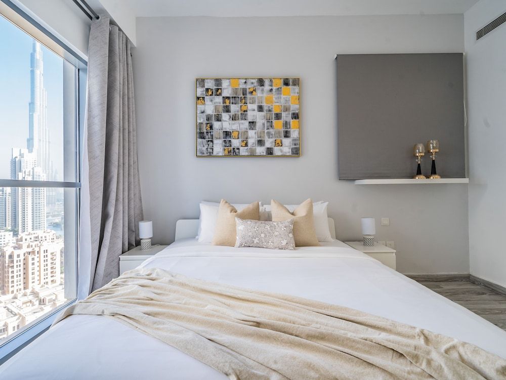 Glamorous Apt With Balcony Facing Burj Khalifa Design Apartment 3