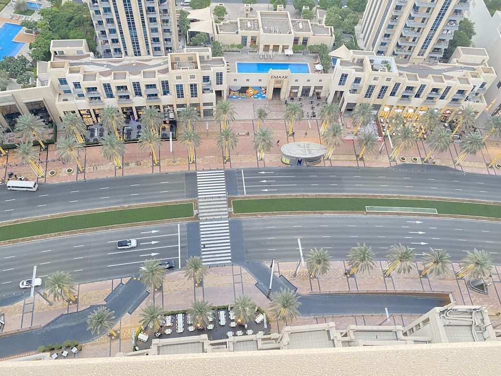 Lux BnB I 29 Burj BLVD I Downtown Views Deluxe Apartment 13