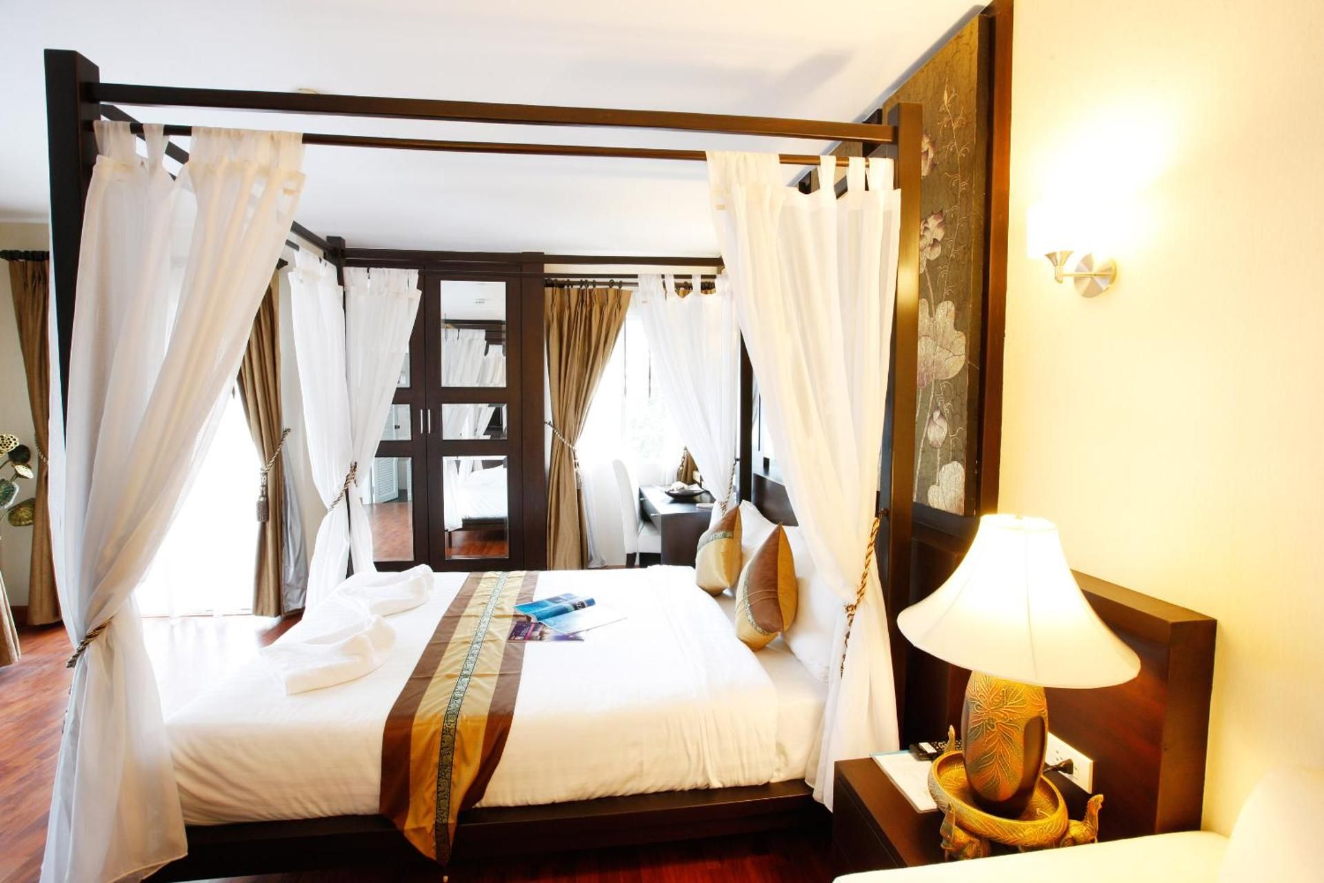 undefined Mirth Sathorn Hotel 10