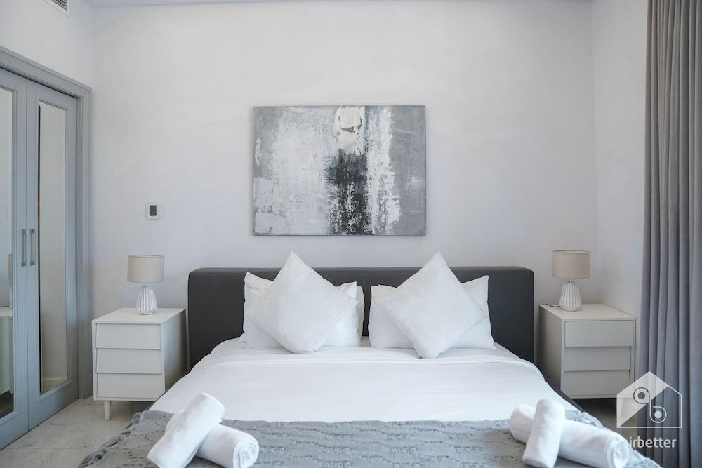 undefined Luxurious Apartment With Iconic Burj View 10