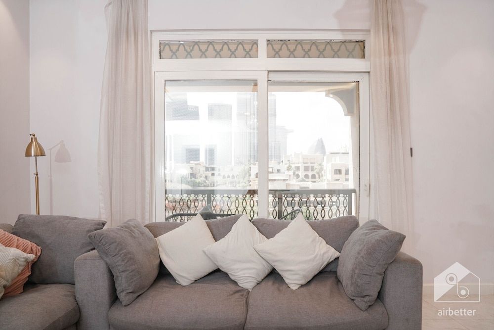 Luxurious Apartment With Iconic Burj View Apartment (2 Bedrooms) 22