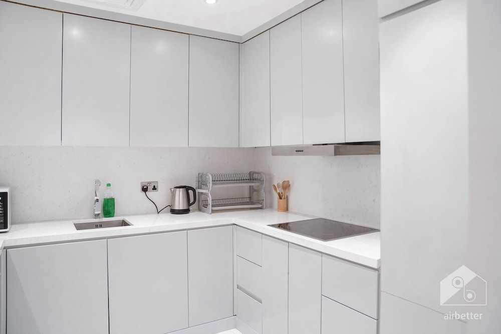 undefined Luxurious Apartment With Iconic Burj View 6