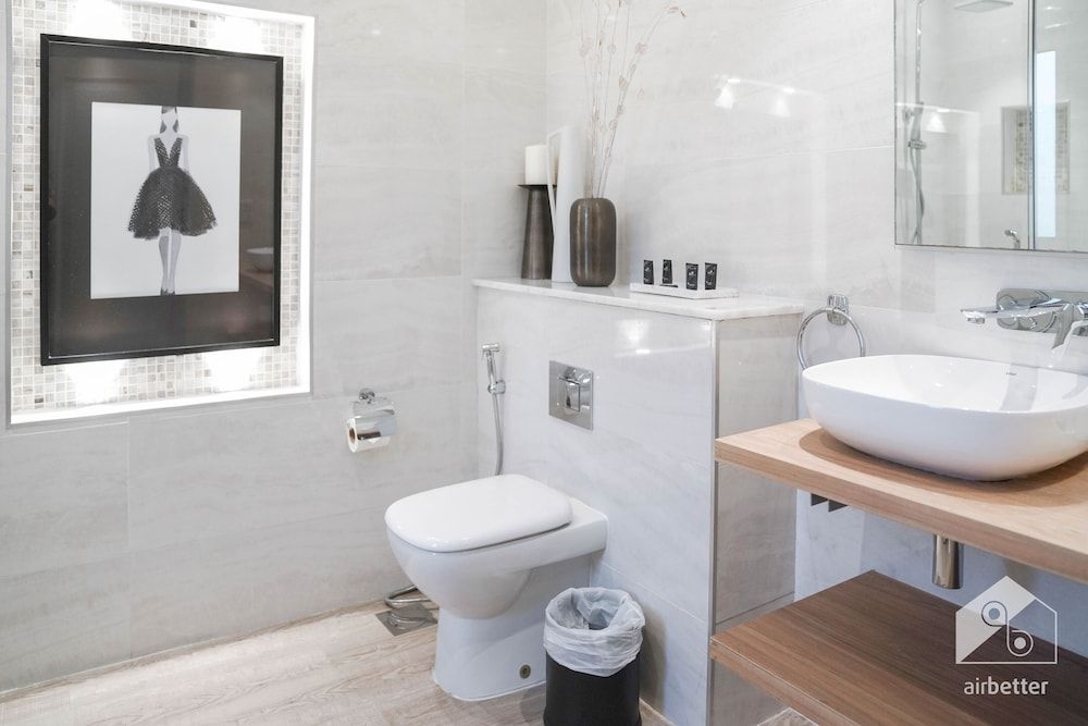 Luxurious Apartment With Iconic Burj View Apartment (2 Bedrooms) 13