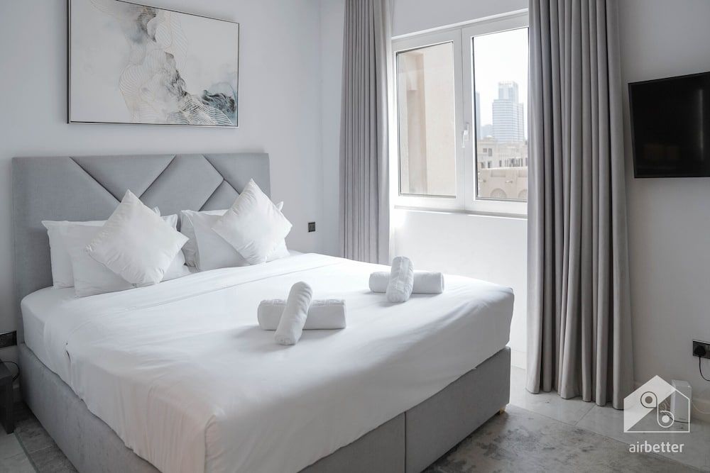 Luxurious Apartment With Iconic Burj View Apartment (2 Bedrooms) 5