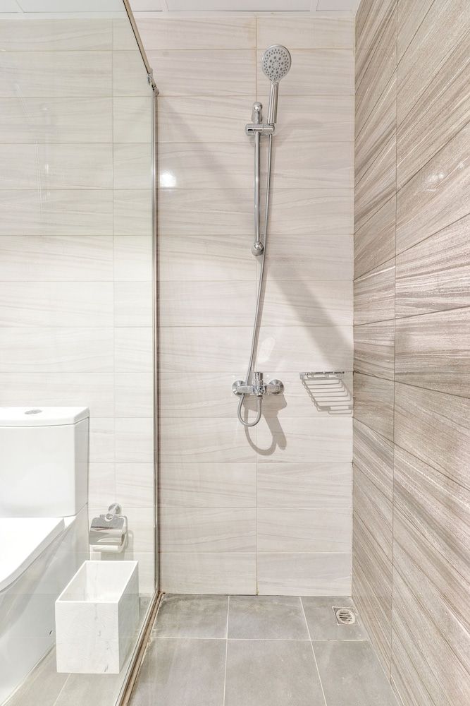 Dunya Tower - Downtown Luxury - 5 Min Walk To Dubai Mall! Deluxe 3BR Apartment 13