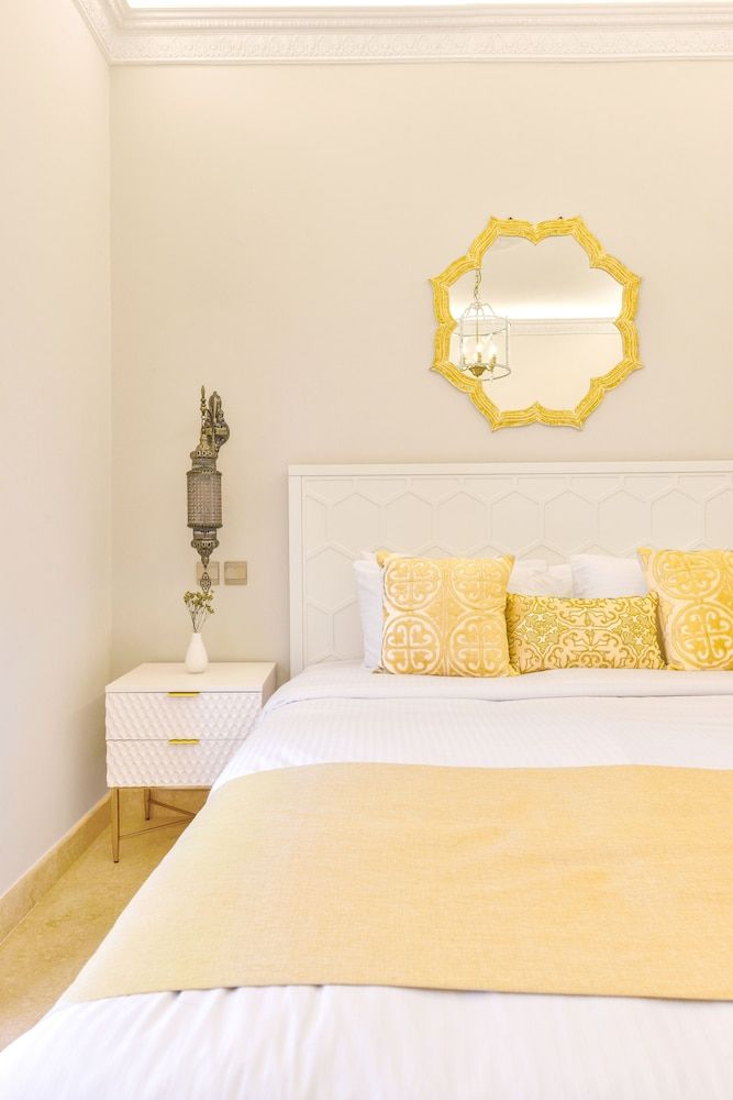 Luxury JBR Palace! - Sea View - Free Beach Resorts Access! Deluxe 3BR Apartment plus maids room 12