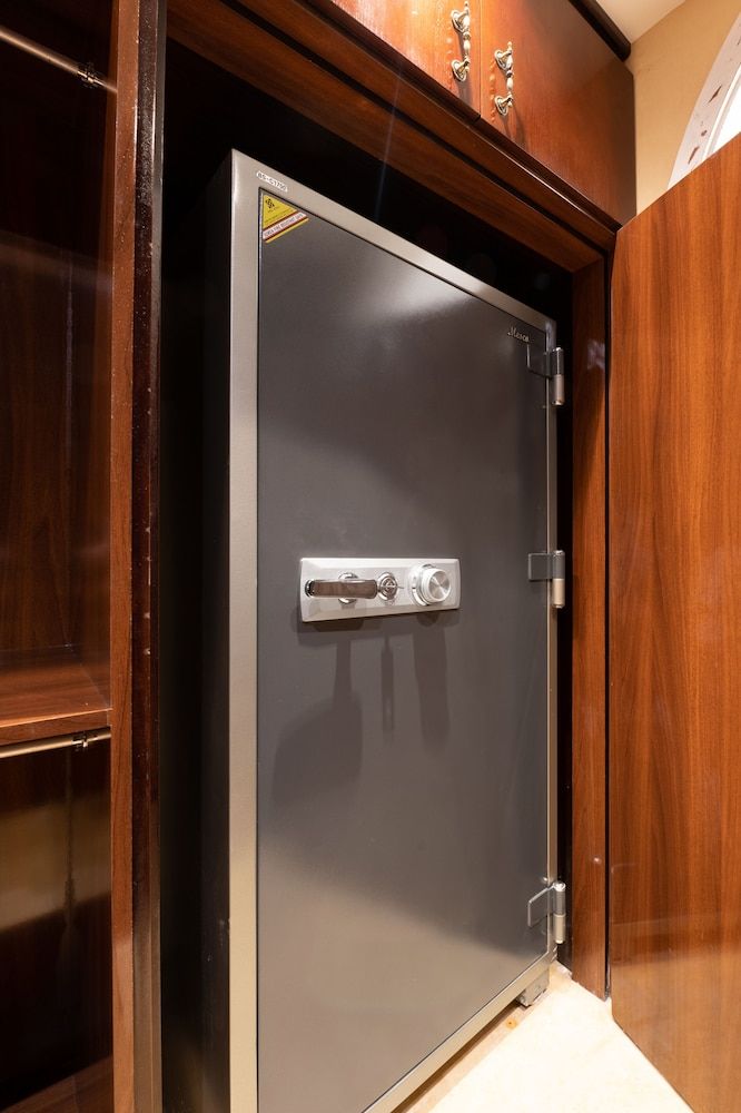 Luxury JBR Palace! - Sea View - Free Beach Resorts Access! Deluxe 3BR Apartment plus maids room 16