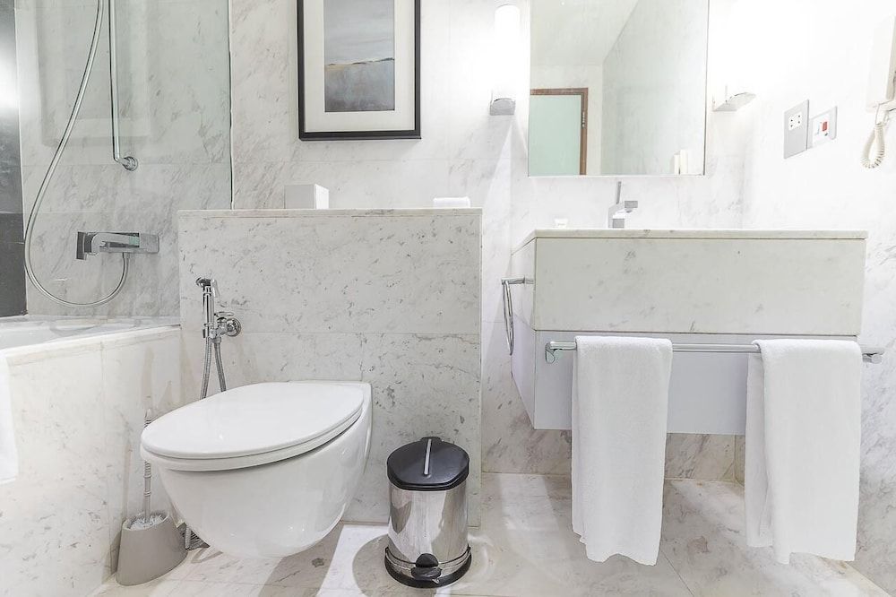 undefined Emaar Fashion Avenue – Formerly Address Dubai Mall Four Apple 6