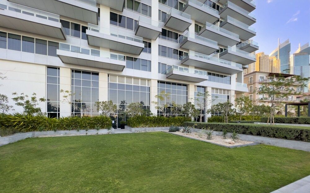 undefined WelHome - Deluxe Apartment With Direct Access to the Beach 3