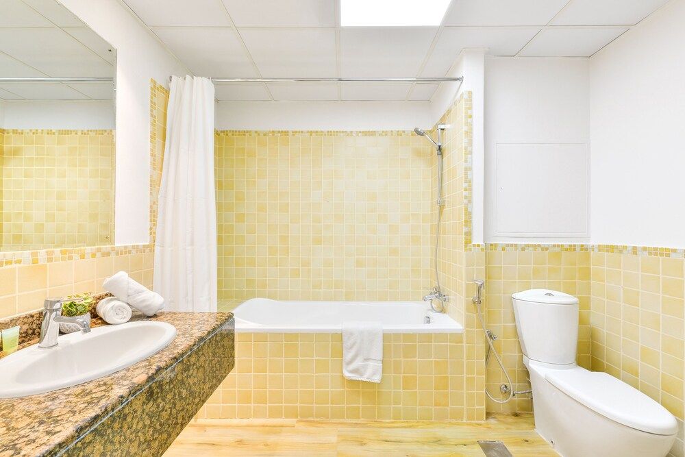 Luxury JBR - 2BR - Free Beach Resorts Access! Deluxe Apartment 28