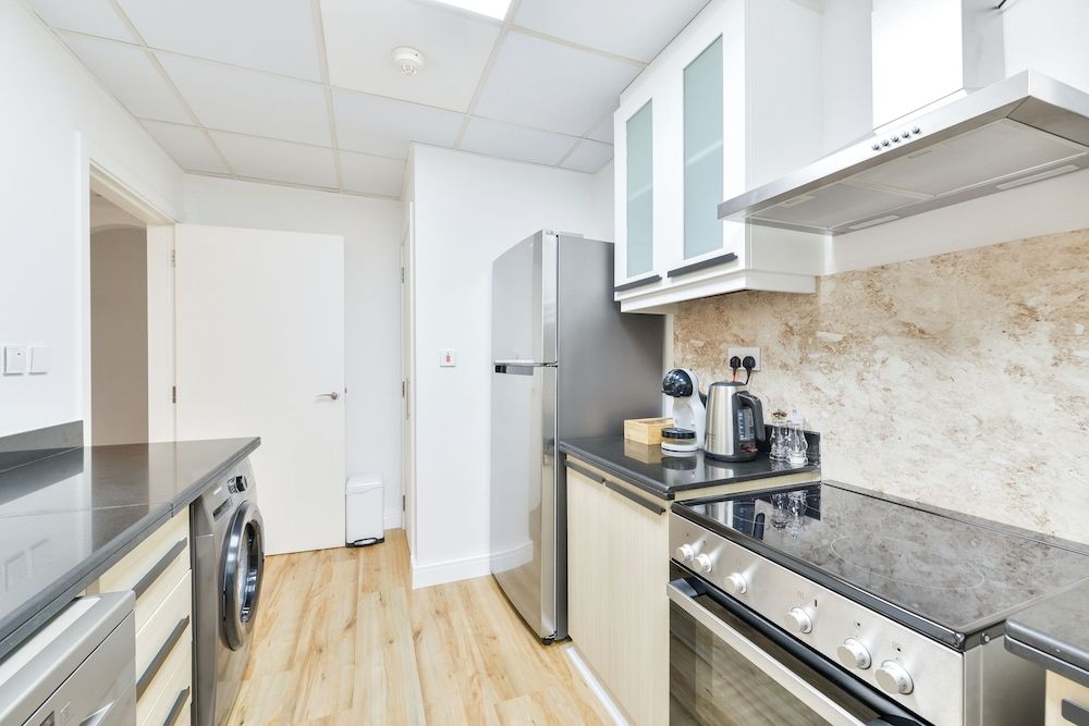 Luxury JBR - 2BR - Free Beach Resorts Access! Deluxe Apartment 12