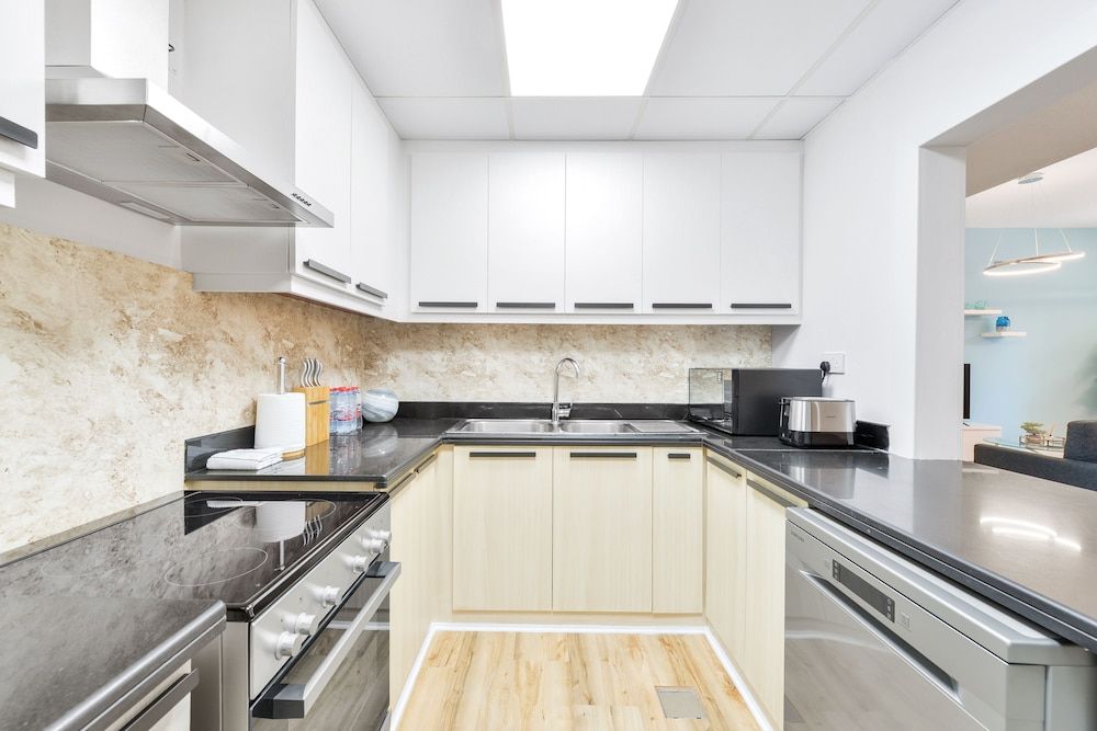 Luxury JBR - 2BR - Free Beach Resorts Access! Deluxe Apartment 11