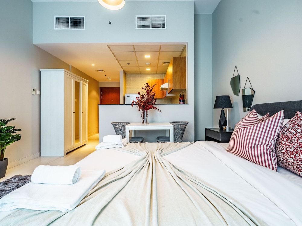 undefined Sweeping Marina View Studio Near the Metro Station 7