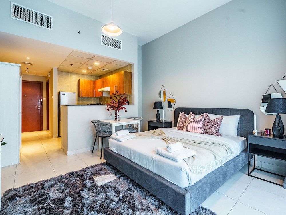 undefined Sweeping Marina View Studio Near the Metro Station 6