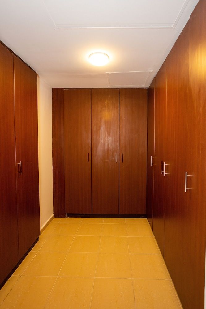 Sea Castle Backpackers Shared Dormitory, Women only, Ensuite, Marina View 9