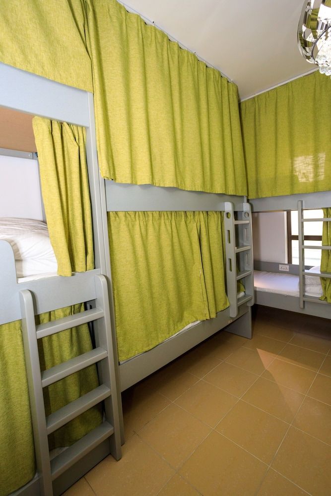 undefined Sea Castle Backpackers 3