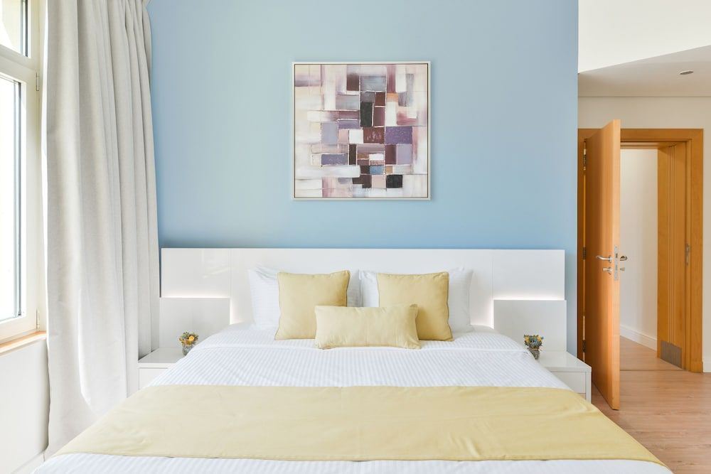 Shoreline Beachfront Luxury Palm Deluxe 2BR Apartment plus maids 4