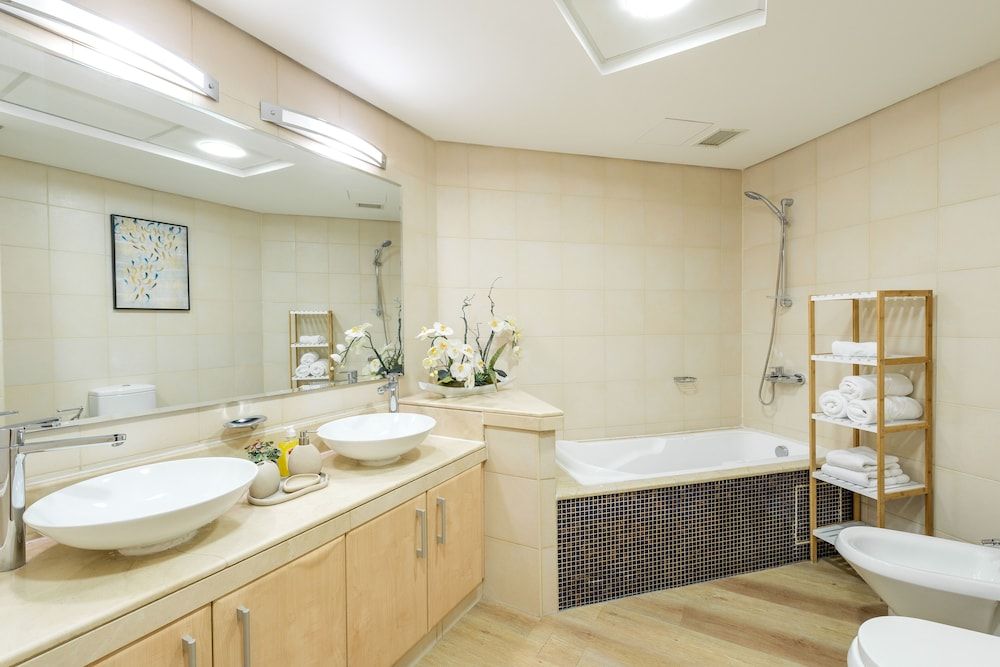 Shoreline Beachfront Luxury Palm Deluxe 2BR Apartment plus maids 12