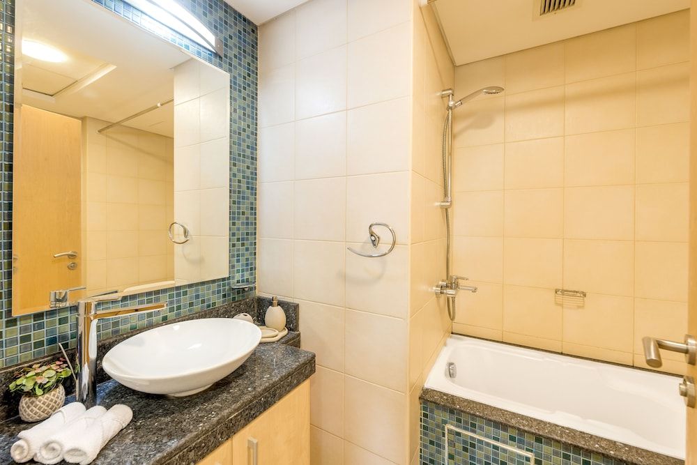 Shoreline Beachfront Luxury Palm Deluxe 2BR Apartment plus maids 14