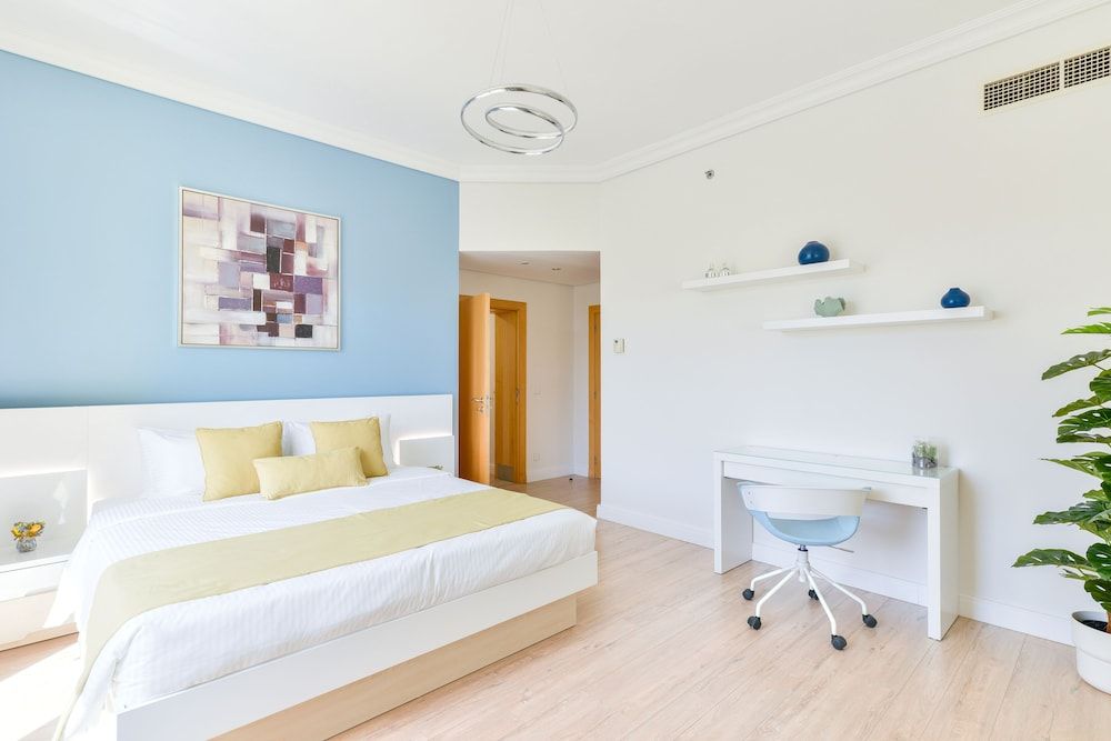 Shoreline Beachfront Luxury Palm Deluxe 2BR Apartment plus maids 5