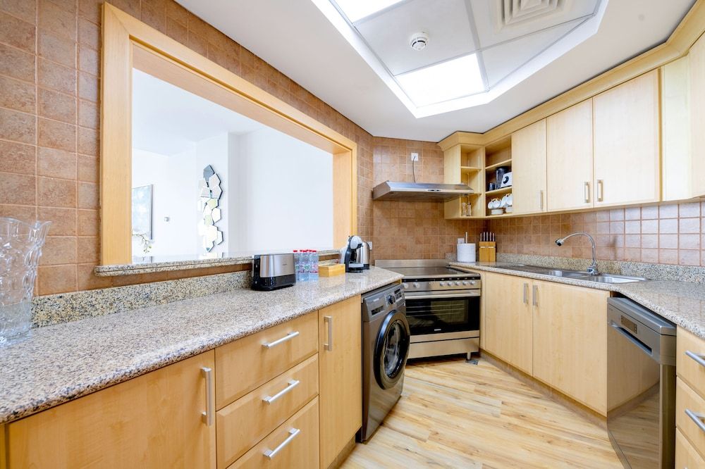 undefined Shoreline Beachfront Luxury Palm 5