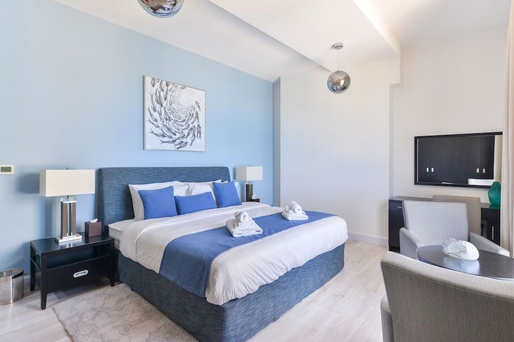 Luxury JBR Shams - Sea or Marina View - Free Beach Resorts Access! Deluxe 2BR Apartment - Sea View