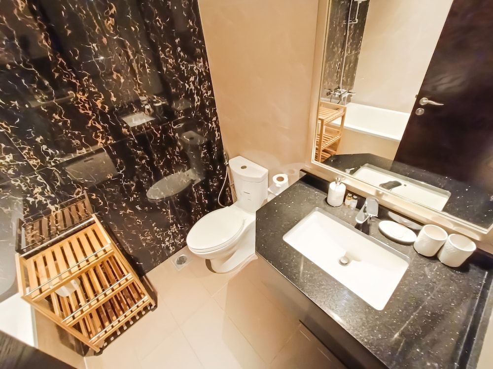 undefined Whitesage - Elegant Studio With Balcony Overlooking The Canal 9