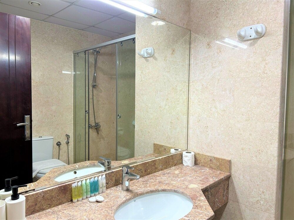 Incredible Living With Balcony in Business Bay Apartment (2 Bedrooms) 18