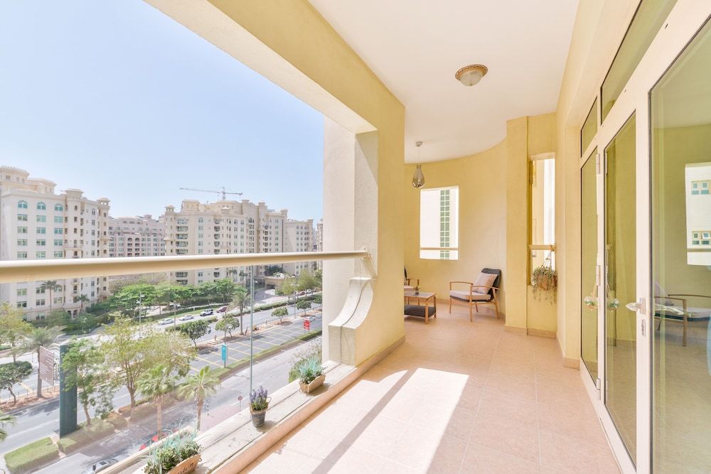 Shoreline - Luxury Palm Jumeirah Deluxe 2BR Apartment plus maids room 11