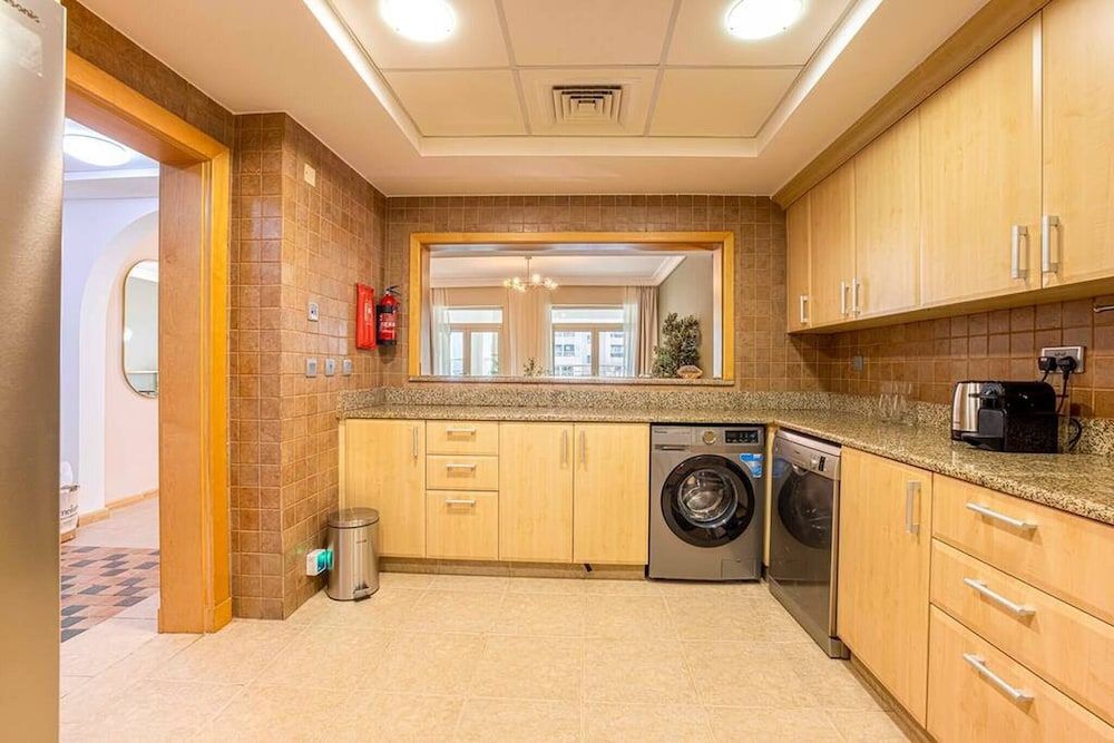 Spacious New Furnished 2br M Palm Jumeirah Apartment, 2 Bedrooms, Balcony, City View 7