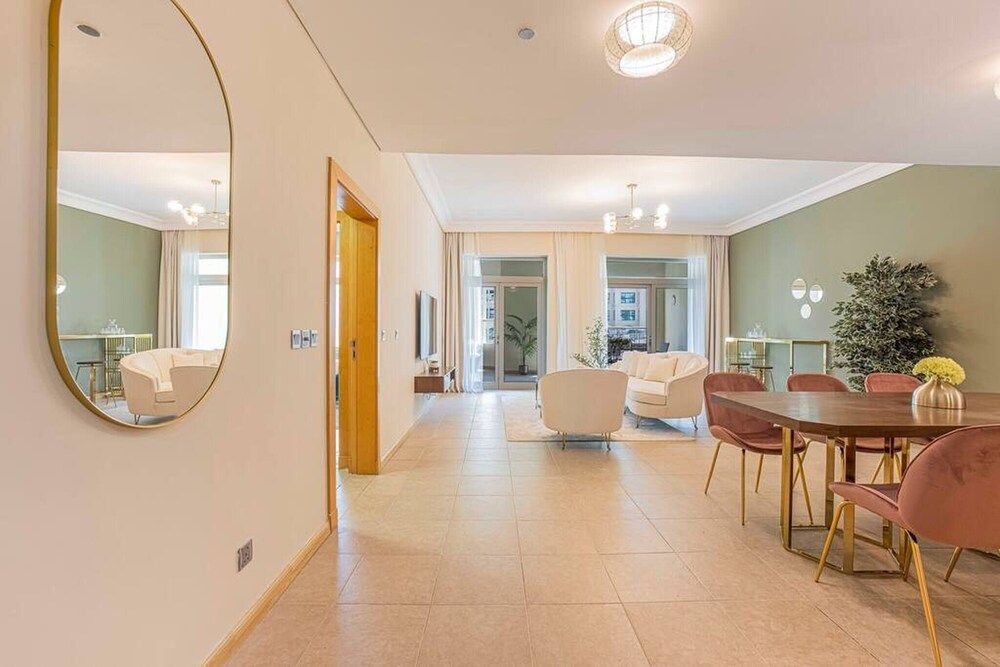 undefined Spacious New Furnished 2br M Palm Jumeirah 7