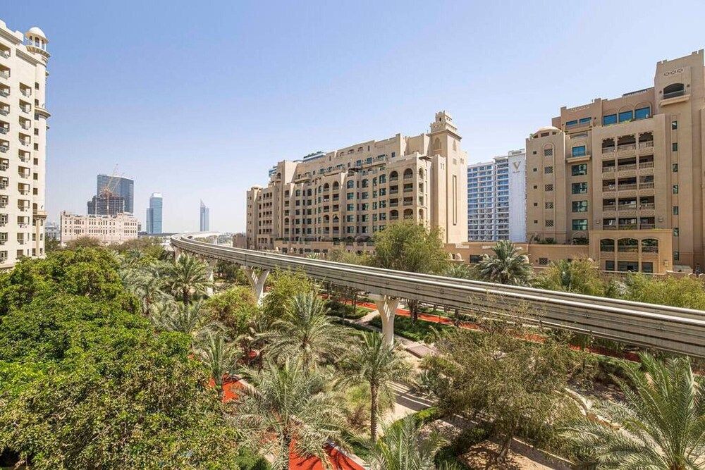 undefined Spacious New Furnished 2br M Palm Jumeirah 3