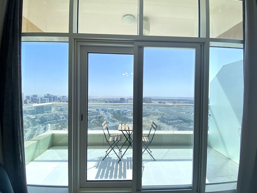 LuxBnB Ghalia Jumeirah Village Circle Deluxe Studio Suite 10