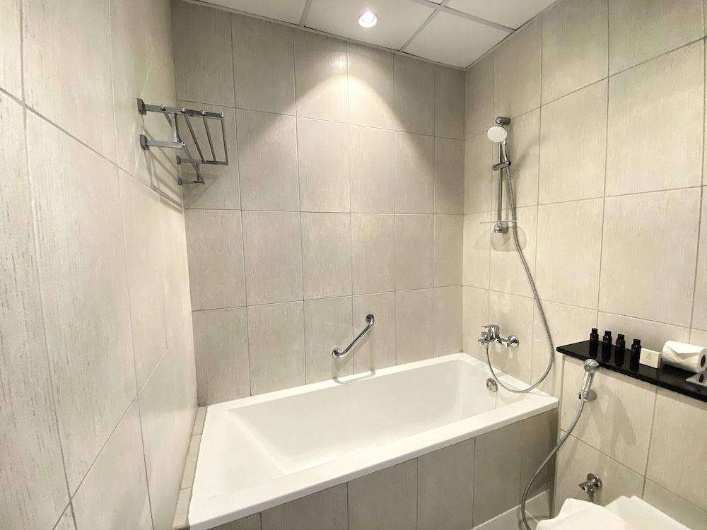 LuxBnB Ghalia Jumeirah Village Circle Deluxe Studio Suite 12