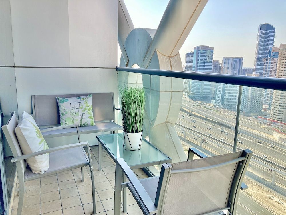 Whitesage - Gorgeous Apartment With Incredible Cityscape View