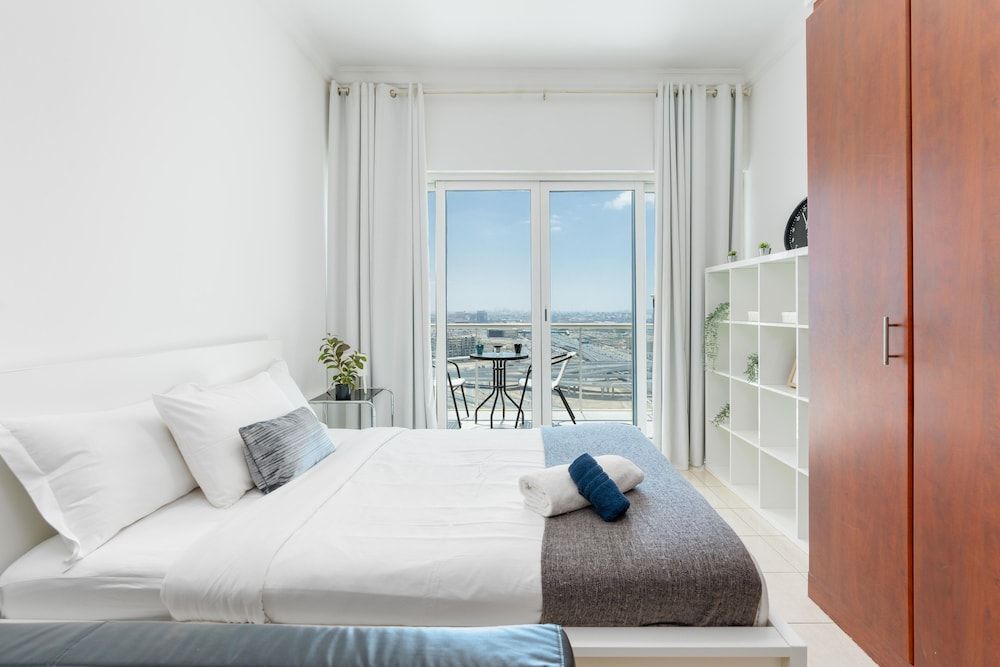 undefined Whitesage - Luxurious Studio in JLT With City Skyline View 6